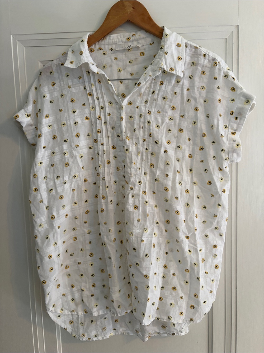 Jane + Delancy White Floral Button-Down Top